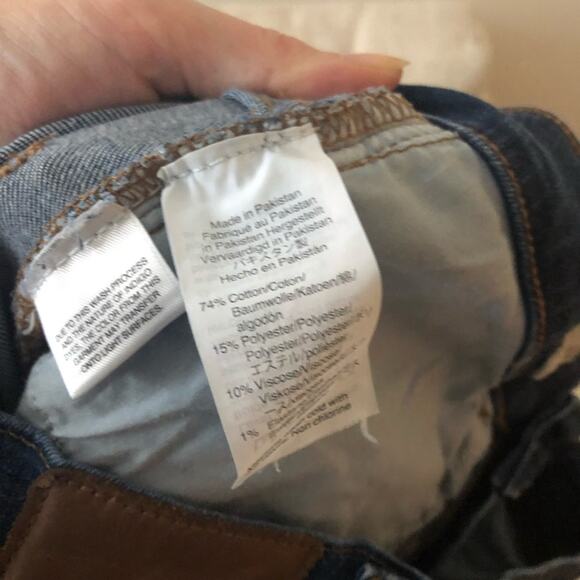 Madewell 9" Mid-Rise Skinny Jeans in Patty Wash - Picture 5 of 7